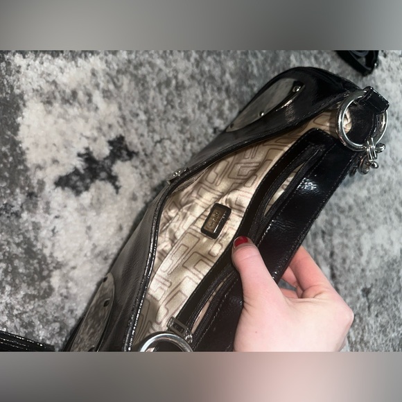 Vintage guess purse - Picture 3 of 4